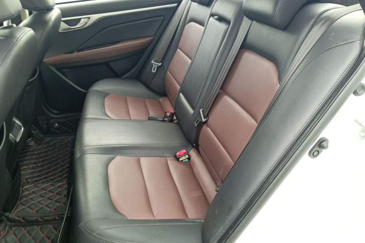 Used Geely Auto Vision 2019 Upgraded Model 1.5L CVT Prestige Version China VI Standard Left Rear Seat