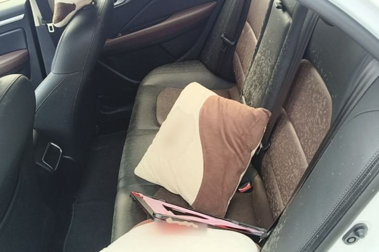 Used Geely Auto Vision 2019 Upgraded Model 1.5L CVT Luxury Version China VI Standard Left Rear Seat
