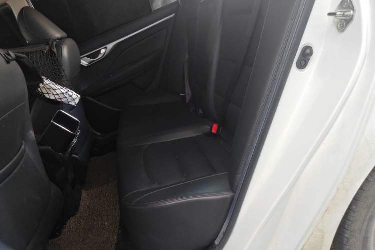 Used Geely Auto Vision 2019 Upgraded Model 1.5L Manual Luxury Version China VI Standard Left Rear Seat