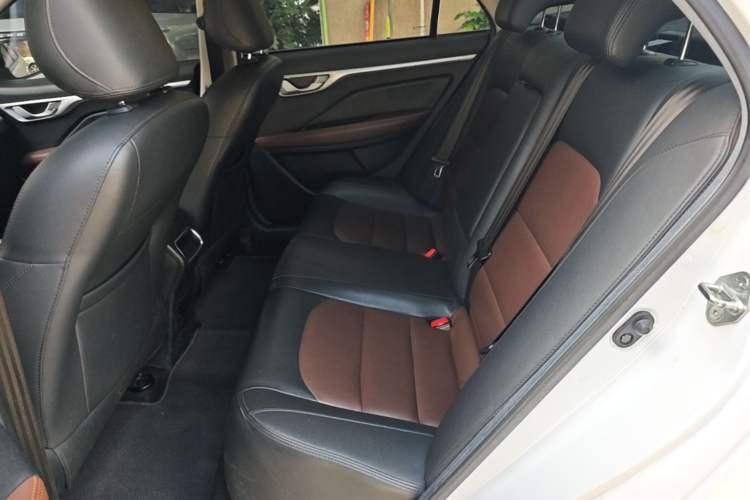 Used Geely Auto Vision 2019 Upgraded Model 1.5L CVT Luxury Version China VI Standard Left Rear Seat