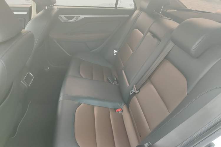 Used Geely Auto Vision 2019 Upgraded Model 1.5L CVT Luxury Version China VI Standard Left Rear Seat