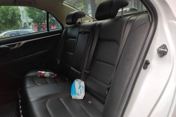 Used Geely Auto Vision 2019 Upgraded Model 1.5L Manual Luxury Version China VI Standard Left Rear Seat