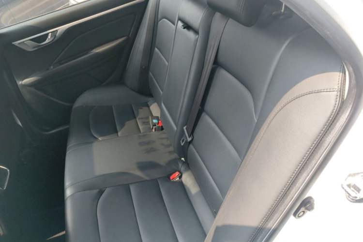 Used Geely Auto Vision 2019 Upgraded Model 1.5L Manual Luxury Version China VI Standard Left Rear Seat