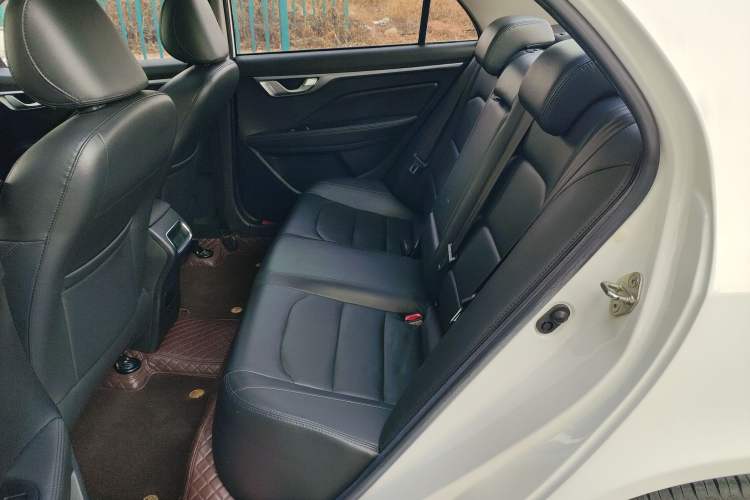 Used Geely Auto Vision 2019 Upgraded Model 1.5L Manual Luxury Version China VI Standard Left Rear Seat