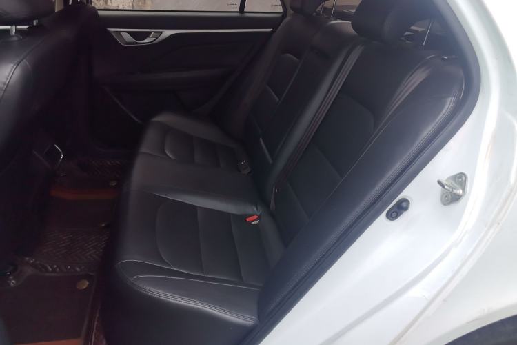 Used Geely Auto Vision 2019 Upgraded Model 1.5L Manual Luxury Version China V Standard Left Rear Seat