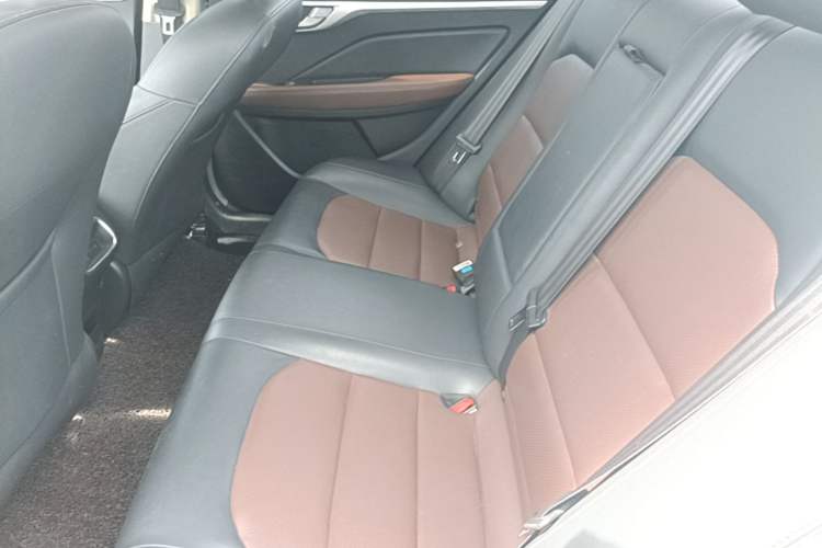 Used Geely Auto Vision 2019 Upgraded Model 1.5L CVT Prestige Version China VI Standard Left Rear Seat