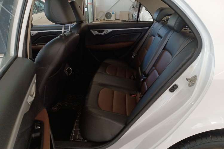 Used Geely Auto Vision 2019 Upgraded Model 1.5L CVT Luxury Version China VI Standard Left Rear Seat