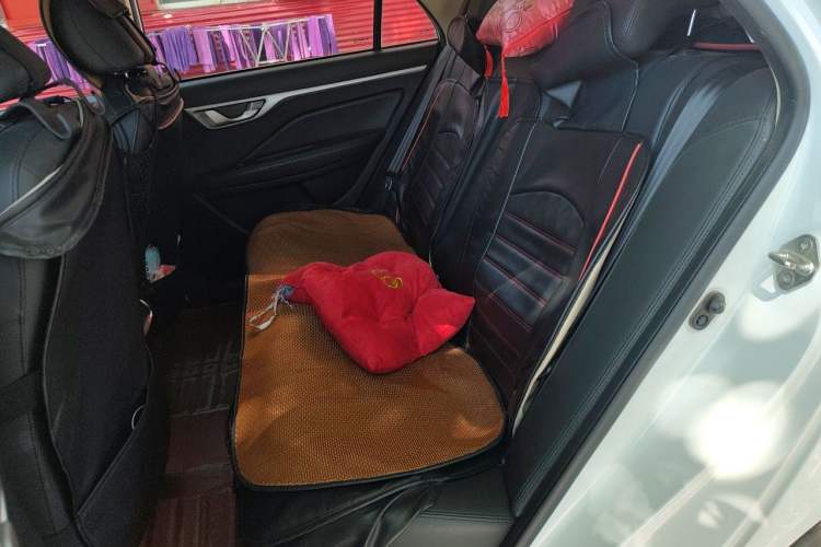 Used Geely Auto Vision 2019 Upgraded Model 1.5L Manual Luxury Version China V Standard Left Rear Seat