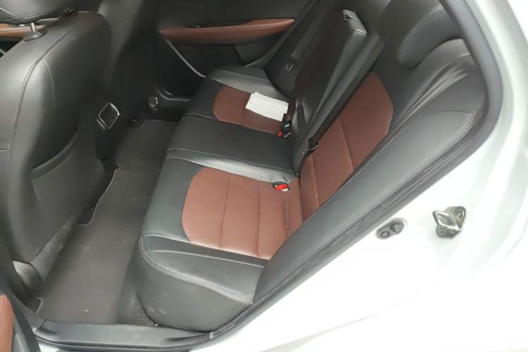 Used Geely Auto Vision 2019 Upgraded Model 1.5L CVT Luxury Version China VI Standard Left Rear Seat