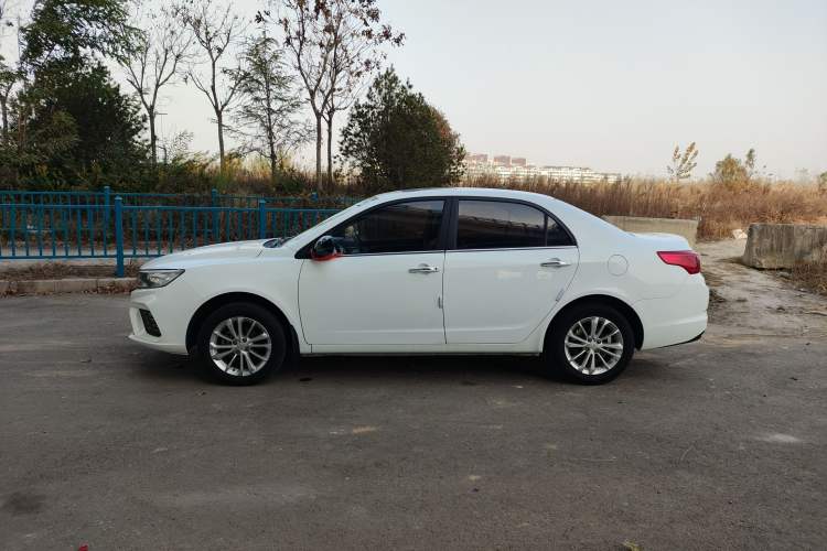 Used Geely Auto Vision 2019 Upgraded Model 1.5L Manual Luxury Version China VI Standard Left Side