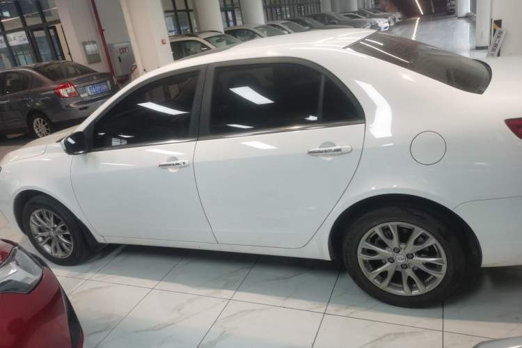 Used Geely Auto Vision 2019 Upgraded Model 1.5L CVT Luxury Version China VI Standard Left Side