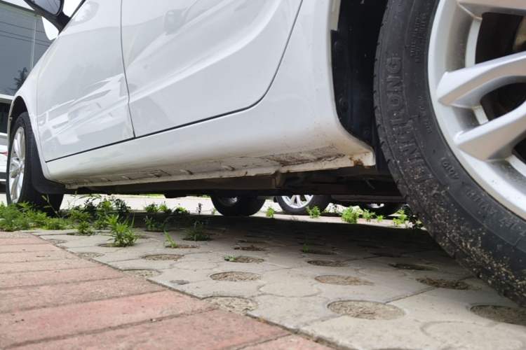 Used Geely Auto Vision 2019 Upgraded Model 1.5L CVT Luxury Version China VI Standard Left Side Sill