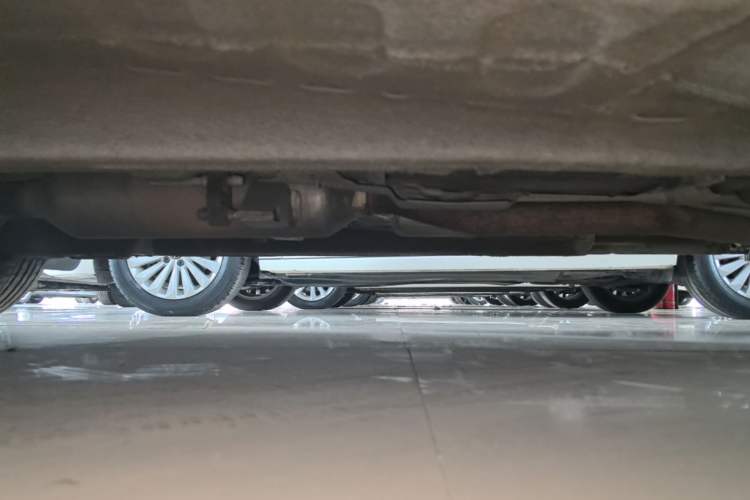 Used Geely Auto Vision 2019 Upgraded Model 1.5L Manual Luxury Version China VI Standard Left Side Sill