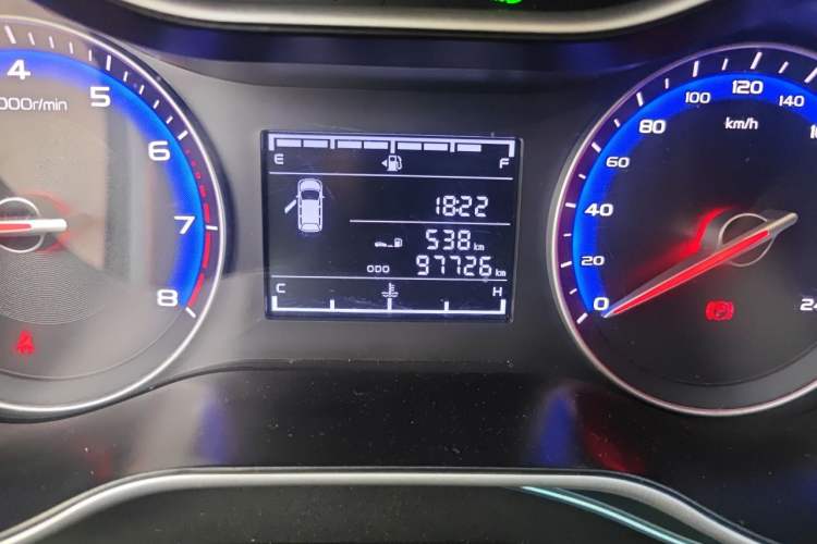 Used Geely Auto Vision 2019 Upgraded Model 1.5L Manual Luxury Version China V Standard Odometer Close Up