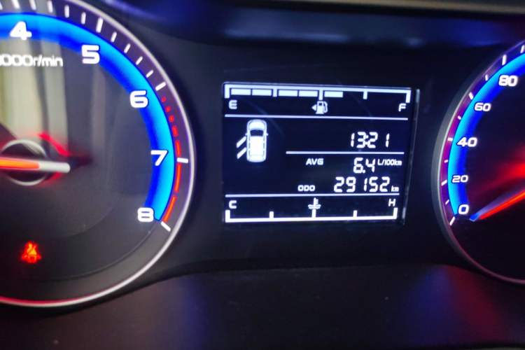 Used Geely Auto Vision 2019 Upgraded Model 1.5L Manual Luxury Version China VI Standard Odometer Close Up