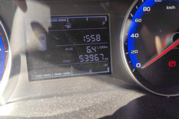 Used Geely Auto Vision 2019 Upgraded Model 1.5L Manual Luxury Version China V Standard Odometer Close Up