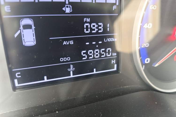 Used Geely Auto Vision 2019 Upgraded Model 1.5L Manual Entry-Level Version China VI Standard Odometer Close Up