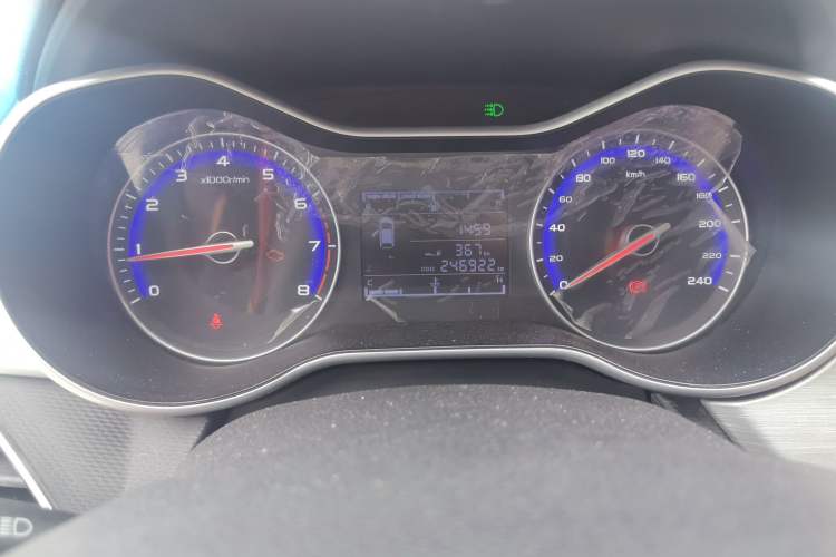 Used Geely Auto Vision 2019 Upgraded Model 1.5L Manual Luxury Version China V Standard Odometer Close Up