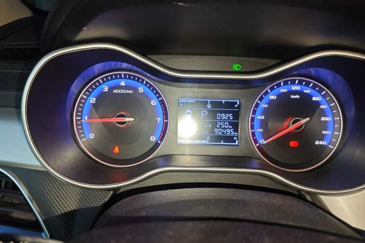Used Geely Auto Vision 2019 Upgraded Model 1.5L CVT Luxury Version China VI Standard Odometer Close Up