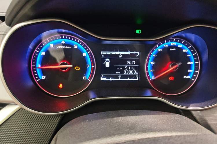 Used Geely Auto Vision 2019 Upgraded Model 1.5L Manual Luxury Version China V Standard Odometer Close Up