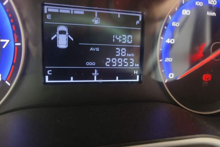 Used Geely Auto Vision 2019 Upgraded Model 1.5L Manual Luxury Version China VI Standard Odometer Close Up