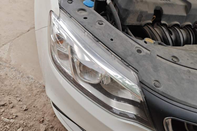 Used Geely Auto Vision 2019 Upgraded Model 1.5L CVT Luxury Version China VI Standard Right Front Headlight