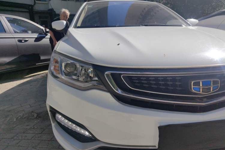 Used Geely Auto Vision 2019 Upgraded Model 1.5L Manual Luxury Version China V Standard Right Front Headlight