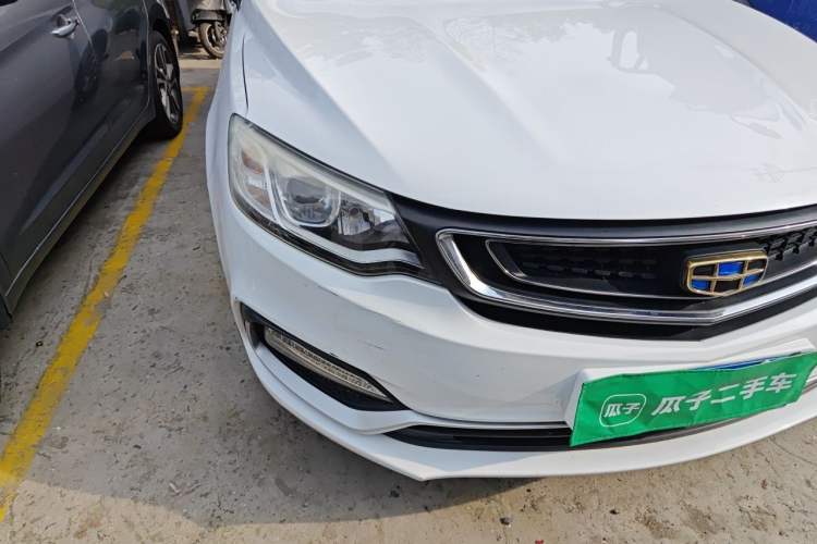 Used Geely Auto Vision 2019 Upgraded Model 1.5L Manual Luxury Version China VI Standard Right Front Headlight