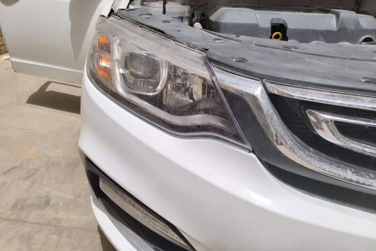 Used Geely Auto Vision 2019 Upgraded Model 1.5L CVT Prestige Version China VI Standard Right Front Headlight