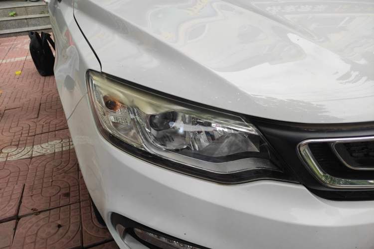 Used Geely Auto Vision 2019 Upgraded Model 1.5L Manual Luxury Version China VI Standard Right Front Headlight