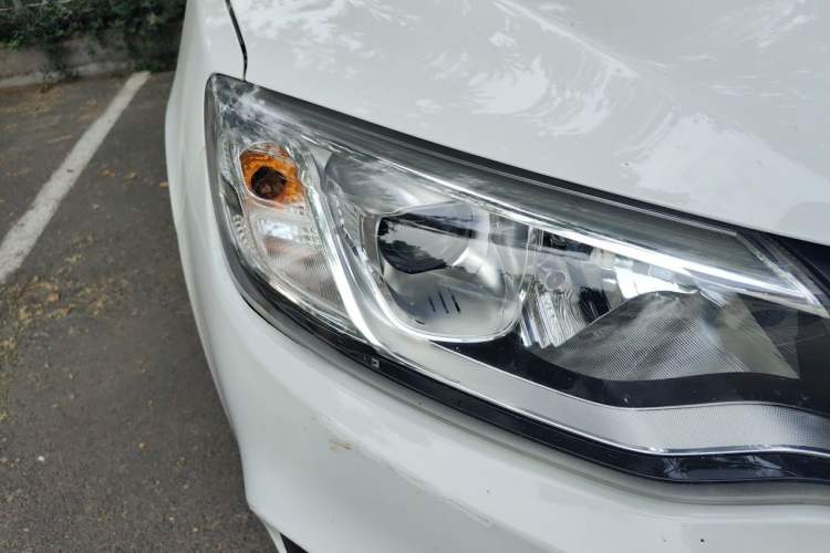 Used Geely Auto Vision 2019 Upgraded Model 1.5L Manual Luxury Version China VI Standard Right Front Headlight