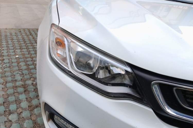 Used Geely Auto Vision 2019 Upgraded Model 1.5L CVT Luxury Version China VI Standard Right Front Headlight