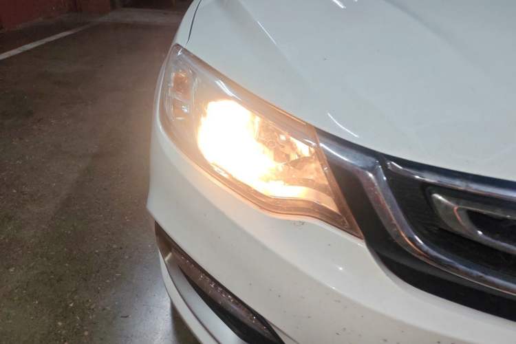 Used Geely Auto Vision 2019 Upgraded Model 1.5L CVT Luxury Version China VI Standard Right Front Headlight