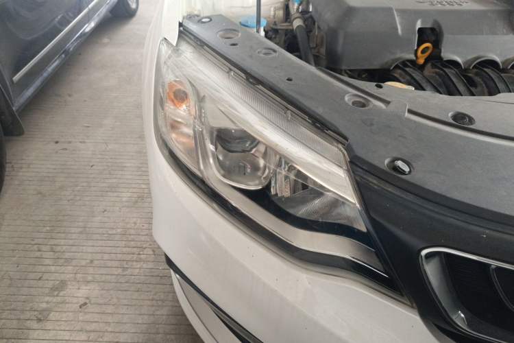 Used Geely Auto Vision 2019 Upgraded Model 1.5L CVT Luxury Version China VI Standard Right Front Headlight