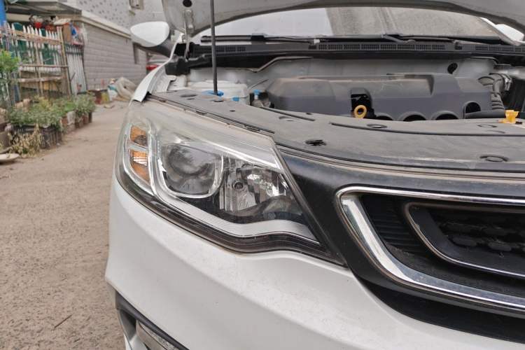 Used Geely Auto Vision 2019 Upgraded Model 1.5L Manual "Million Happiness" Edition China V Standard Right Front Headlight
