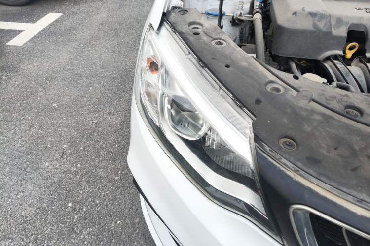 Used Geely Auto Vision 2019 Upgraded Model 1.5L CVT Prestige Version China VI Standard Right Front Headlight