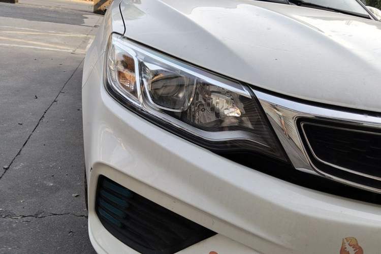 Used Geely Auto Vision 2019 Upgraded Model 1.5L CVT Luxury Version China VI Standard Right Front Headlight