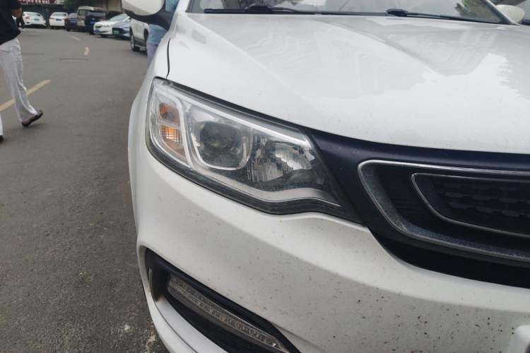 Used Geely Auto Vision 2019 Upgraded Model 1.5L CVT Luxury Version China VI Standard Right Front Headlight