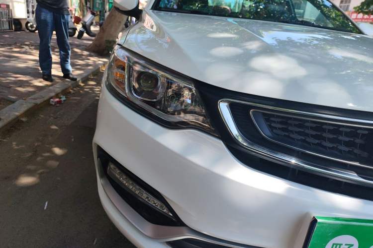 Used Geely Auto Vision 2019 Upgraded Model 1.5L Manual Luxury Version China V Standard Right Front Headlight