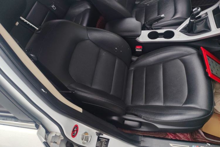 Used Geely Auto Vision 2019 Upgraded Model 1.5L Manual Luxury Version China VI Standard Right Front Seat