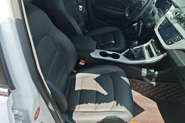 Used Geely Auto Vision 2019 Upgraded Model 1.5L Manual Luxury Version China VI Standard Right Front Seat