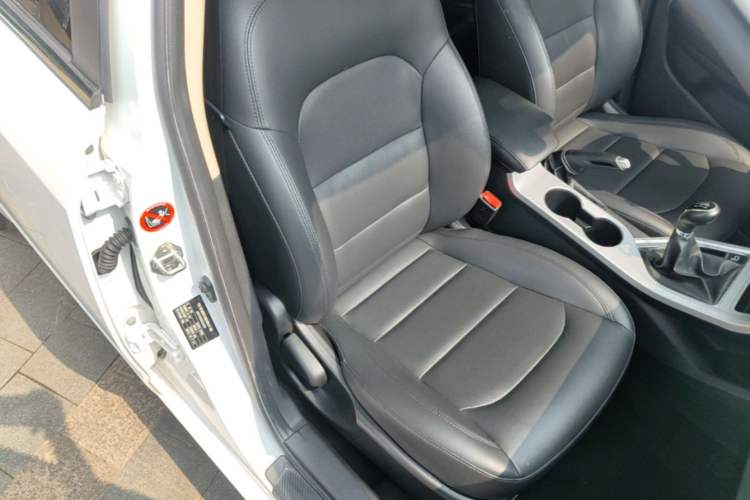 Used Geely Auto Vision 2019 Upgraded Model 1.5L Manual Luxury Version China VI Standard Right Front Seat