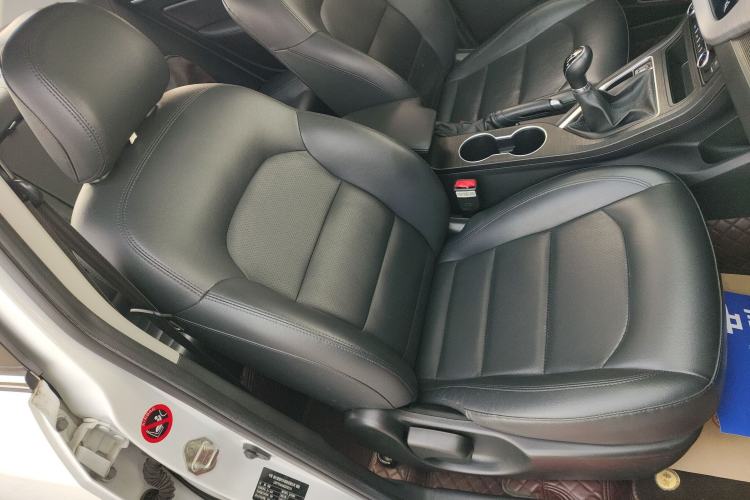 Used Geely Auto Vision 2019 Upgraded Model 1.5L Manual Luxury Version China VI Standard Right Front Seat