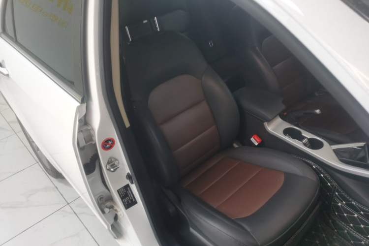 Used Geely Auto Vision 2019 Upgraded Model 1.5L CVT Luxury Version China VI Standard Right Front Seat