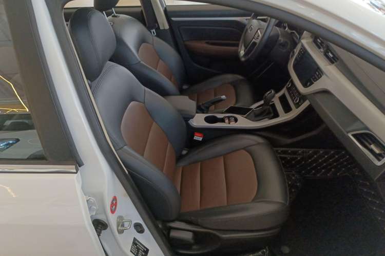 Used Geely Auto Vision 2019 Upgraded Model 1.5L CVT Luxury Version China VI Standard Right Front Seat