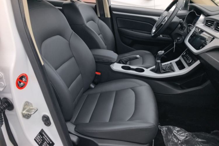 Used Geely Auto Vision 2019 Upgraded Model 1.5L Manual Luxury Version China VI Standard Right Front Seat