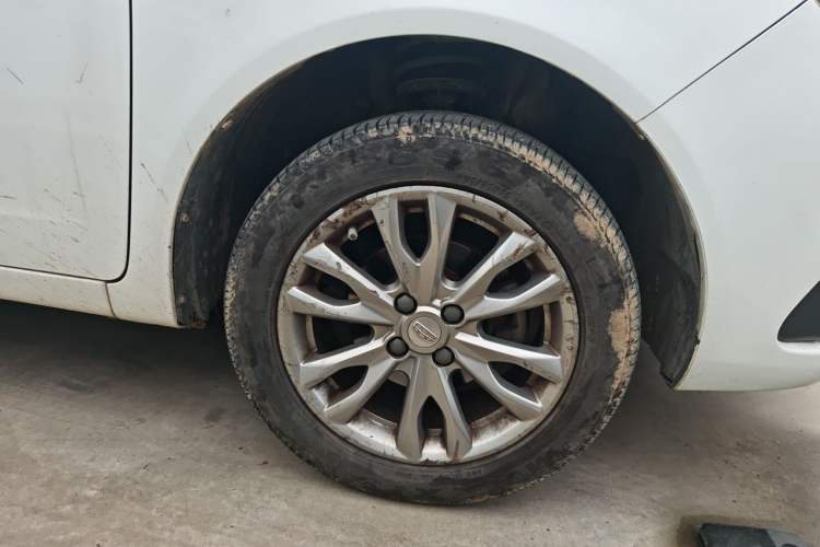 Used Geely Auto Vision 2019 Upgraded Model 1.5L Manual Luxury Version China VI Standard Right Front Wheel Hub