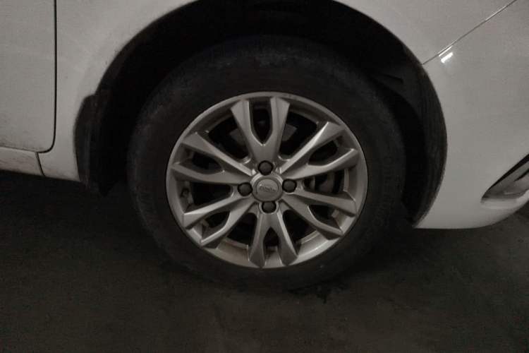 Used Geely Auto Vision 2019 Upgraded Model 1.5L CVT Luxury Version China VI Standard Right Front Wheel Hub