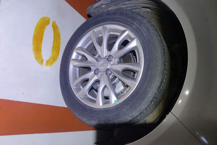 Used Geely Auto Vision 2019 Upgraded Model 1.5L CVT Luxury Version China VI Standard Right Front Wheel Hub