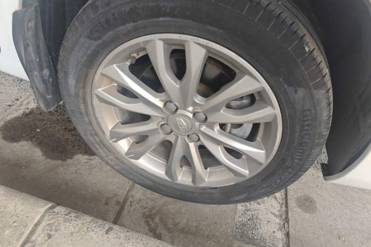 Used Geely Auto Vision 2019 Upgraded Model 1.5L Manual Luxury Version China VI Standard Right Front Wheel Hub